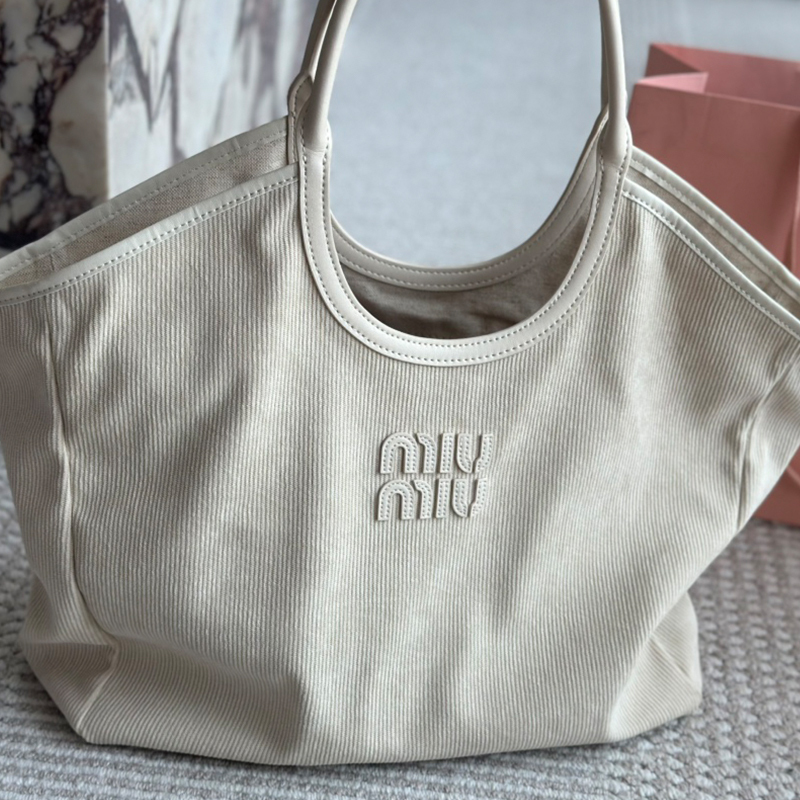 ミュウミュウ トートバッグ ファッション レディース