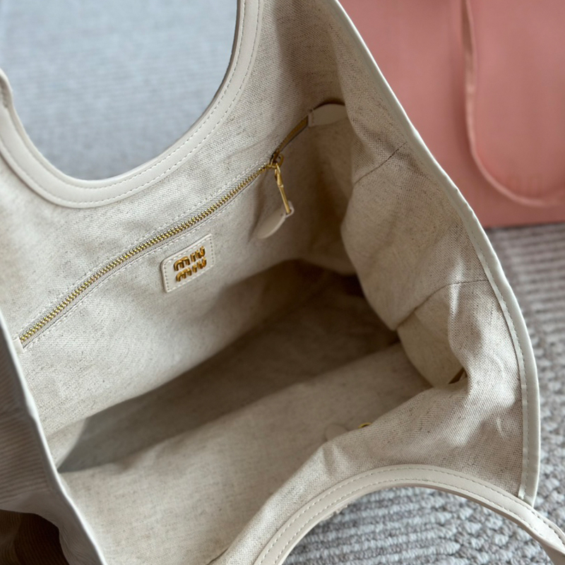 ミュウミュウ トートバッグ ファッション レディース