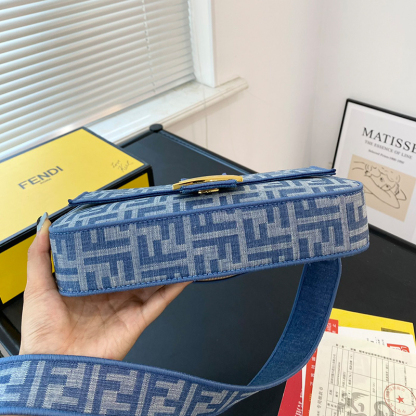 フェンディ FENDI バゲットバッグ ハンドバッグ ショルダーバッグ レディース