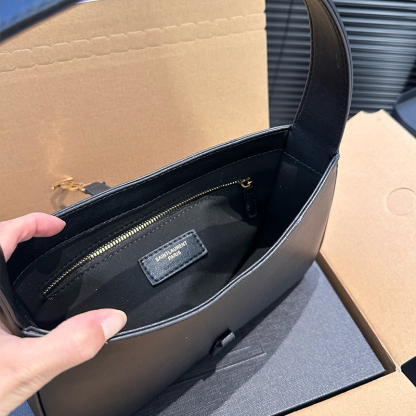 サンローラン SAINT LAURENT ショルダーバッグ レディース