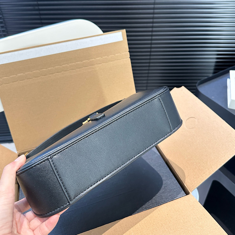 サンローラン SAINT LAURENT ショルダーバッグ レディース