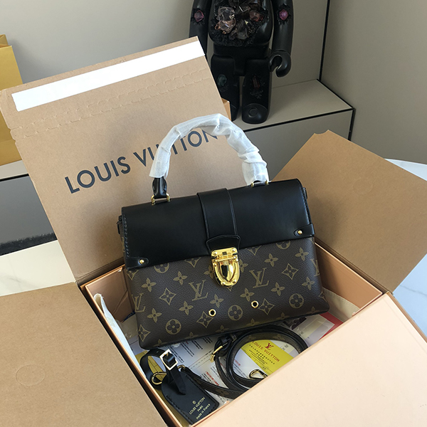 LOUIS VUITTON（ルイヴィトン）ショルダーバック レディース