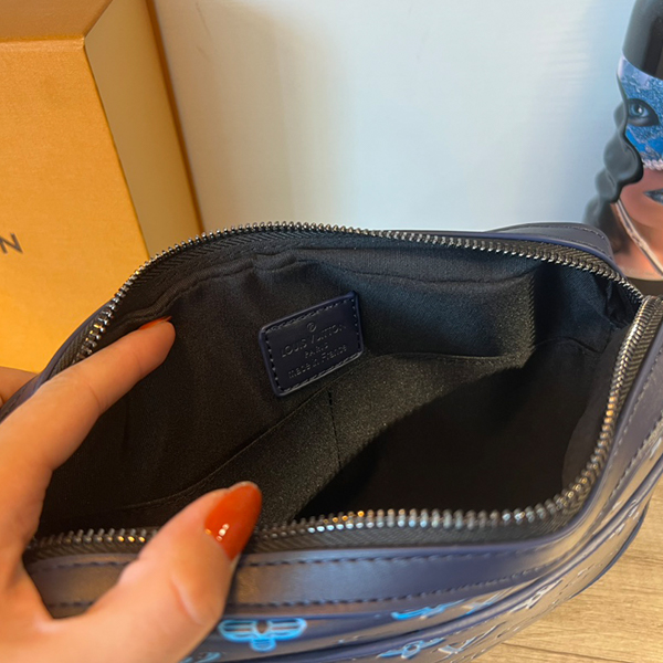 ルイ・ヴィトン LOUIS VUITTON メッセンジャーバッグ ショルダーバッグ メンズ