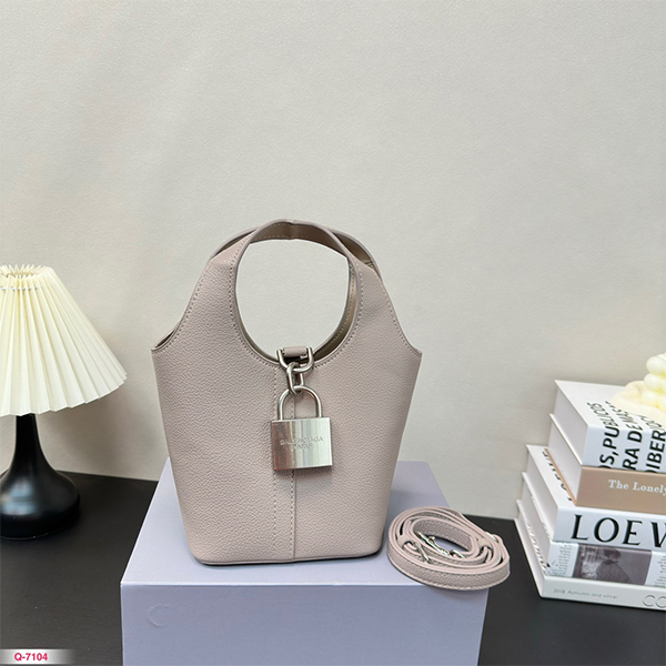 Balenciaga(バレンシアガ) ）Locker hobo ハンドバッグ バケツバッグ レディース