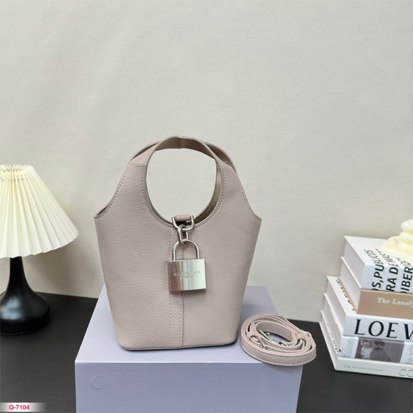 Balenciaga(バレンシアガ) ）Locker hobo ハンドバッグ バケツバッグ レディース