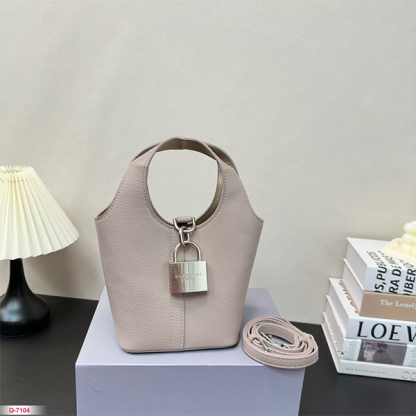 Balenciaga(バレンシアガ) ）Locker hobo ハンドバッグ バケツバッグ レディース