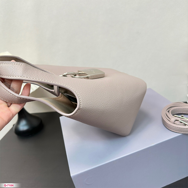 Balenciaga(バレンシアガ) ）Locker hobo ハンドバッグ バケツバッグ レディース