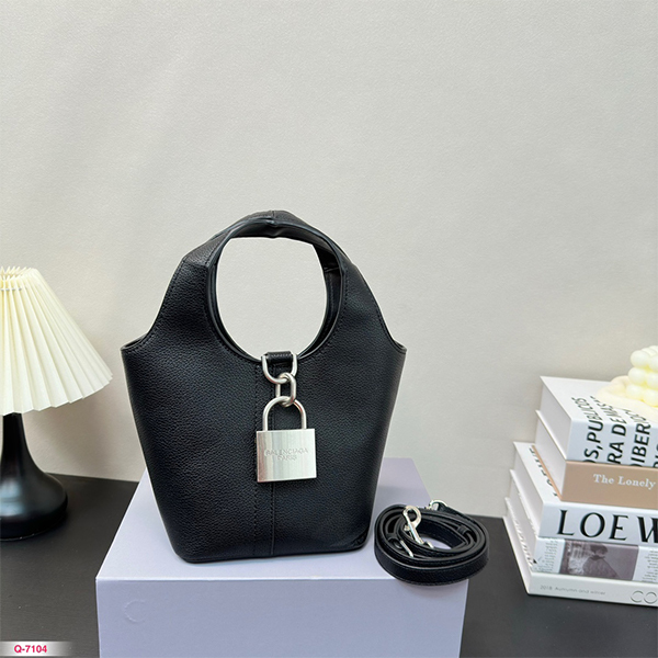 Balenciaga(バレンシアガ) ）Locker hobo ハンドバッグ バケツバッグ レディース