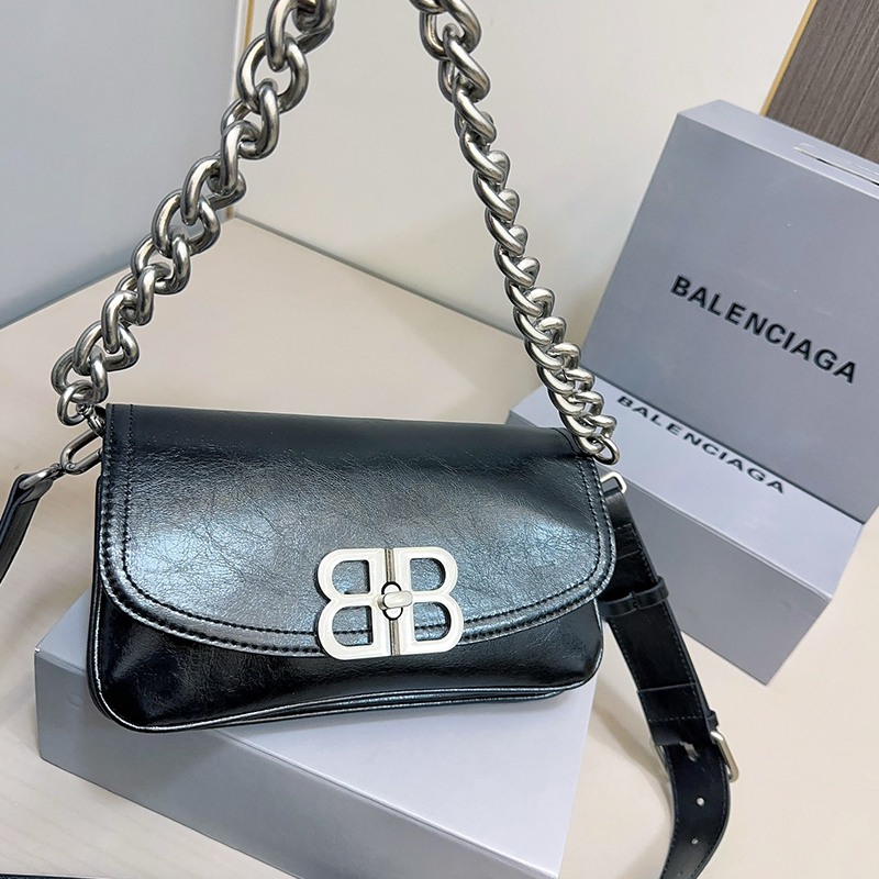 Balenciaga(バレンシアガ)  BB soft flap bag ハンドバッグ ミニバッグ レディース