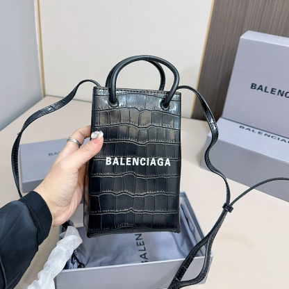 Balenciaga(バレンシアガ)  携帯 ポーチ スマホポーチ ミニバッグ レディース