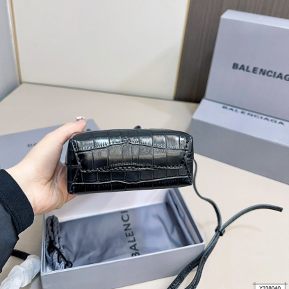 Balenciaga(バレンシアガ)  携帯 ポーチ スマホポーチ ミニバッグ レディース