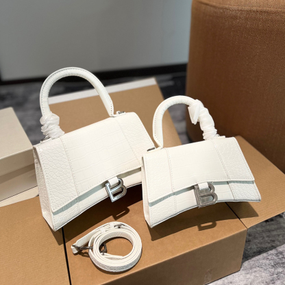 Balenciaga(バレンシアガ) ）BB Hourglass ショルダーバッグ トートバッグ  レディース