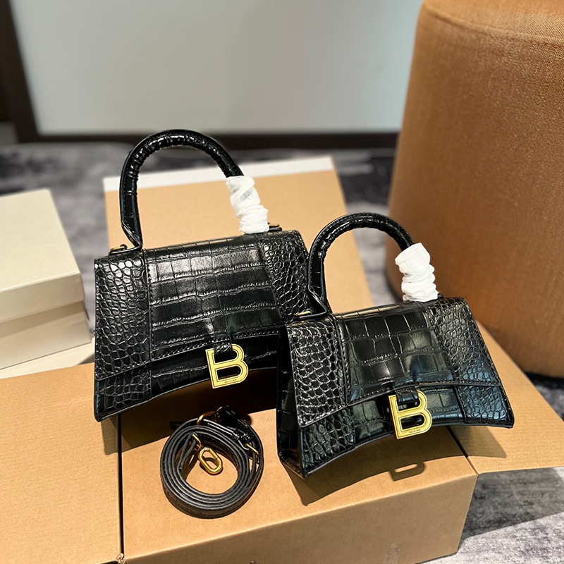 Balenciaga(バレンシアガ) ）BB Hourglass ショルダーバッグ トートバッグ  レディース