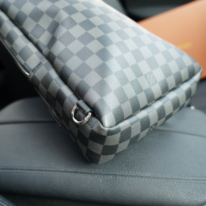 ルイ・ヴィトン（LOUIS VUITTON）バッグ ボディバッグ メンズ