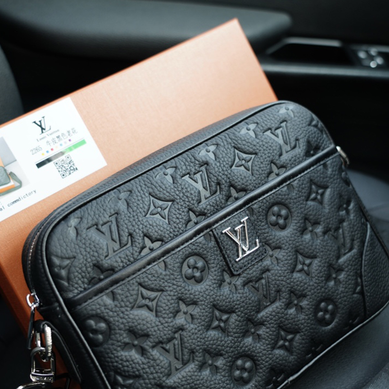 ルイ・ヴィトン（LOUIS VUITTON）バッグ ボディバッグ ショルダーバッグ メンズ