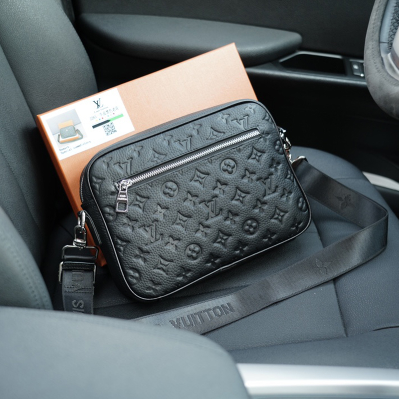 ルイ・ヴィトン（LOUIS VUITTON）バッグ ボディバッグ ショルダーバッグ メンズ