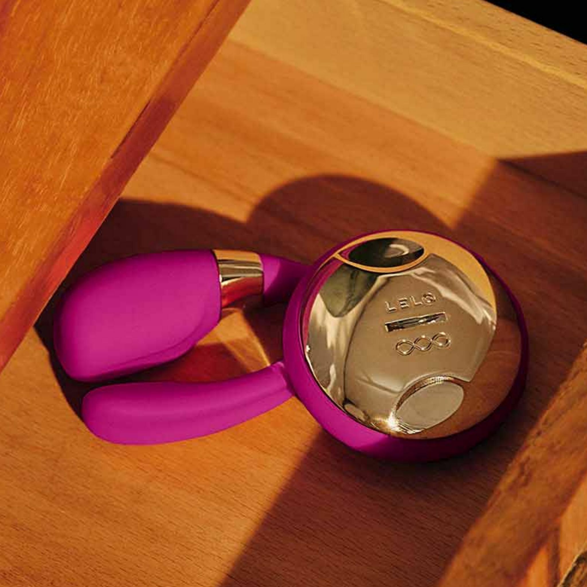 LELO TIANI™ 3 無線遙控共震按摩器，雙馬達設計，8 種震動模式，體感互動技術，防水靜音。