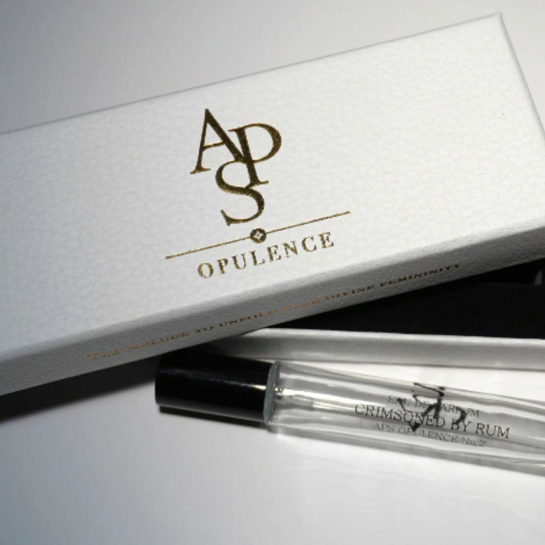 APS Crimsoned by Rum 費洛蒙香水，10ml，獨特香氣結合焦糖、琥珀與雪松，增添異性吸引力。