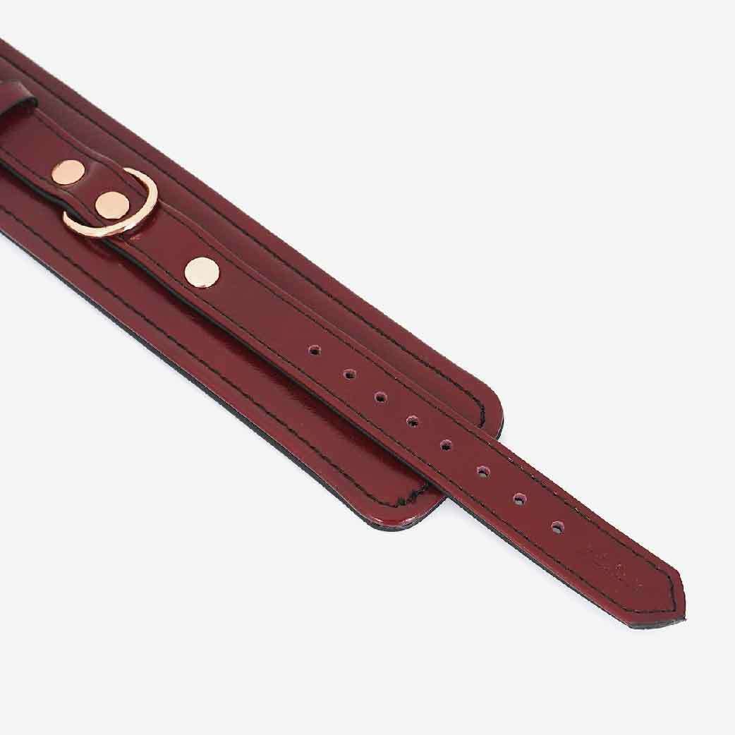 Liebe Seele 酒紅色皮革手銬，耐用牛皮與玫瑰金金屬，8段可調設計，提供最佳束縛體驗。