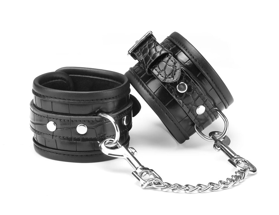 Liebe Seele Temptation 8件黑色約束套裝，奢華仿鱷魚皮材質，專為BDSM愛好者設計。