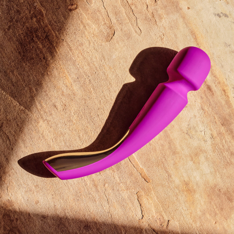 LELO Smart Wand 2 AV 按摩棒，極致震動力，穩定握柄，超長續航，適合舒緩肌肉與全身愉悅使用。