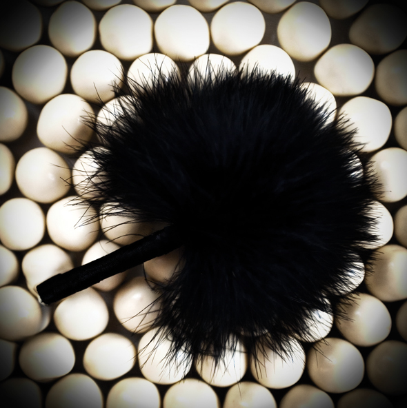 Bijoux Indiscrets Tickle Me 黑色羽毛棒-SING DR