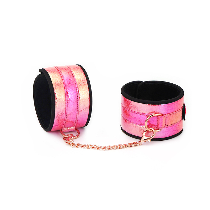 華麗激光粉紅色SM套裝，滿足BDSM幻想，適合新手與資深玩家，帶來多樣化的情趣玩法。