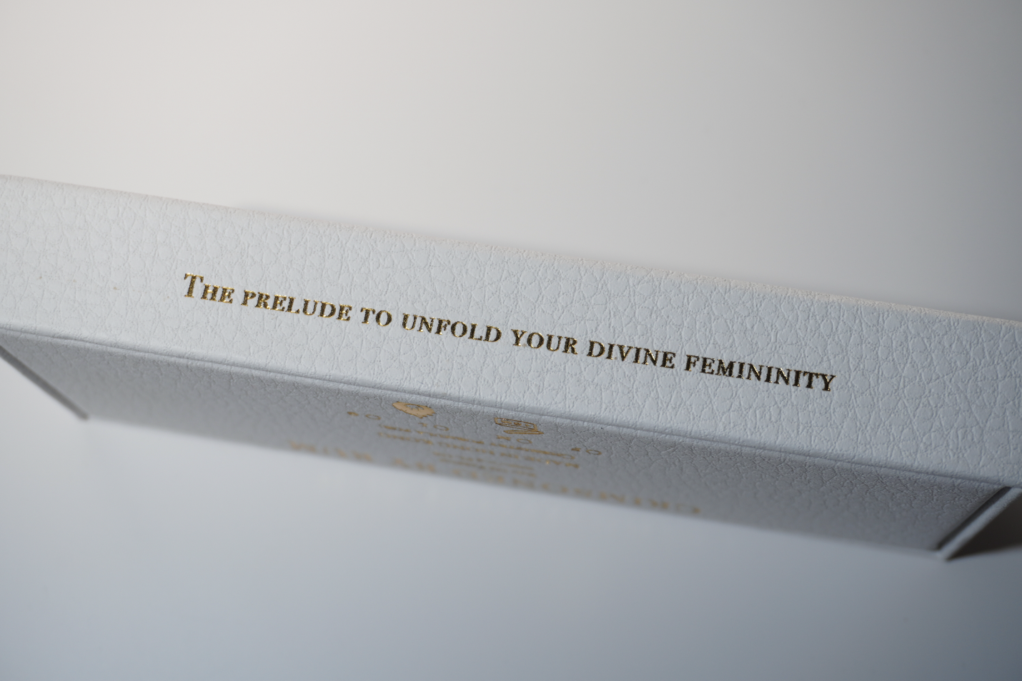 APS Crimsoned by Rum 費洛蒙香水，10ml，焦糖、琥珀、杏仁和雪松香調，散發迷人自信魅力。