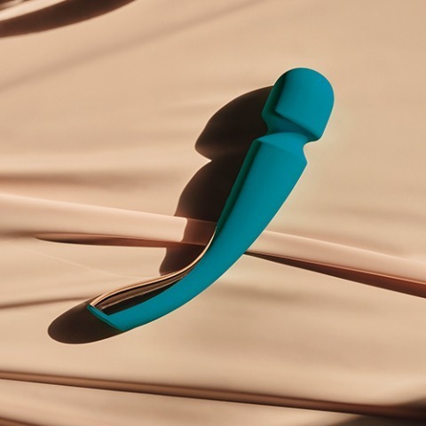 LELO Smart Wand 2 強力震動按摩棒，10 種模式，全身按摩，USB 充電，100% 防水，矽膠材質。