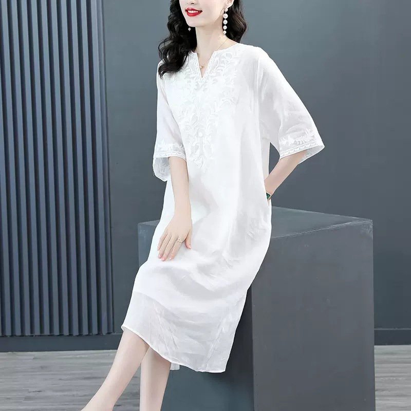 夏季新款棉麻刺繡復古文藝大尺碼寬鬆顯瘦中長洋裝女