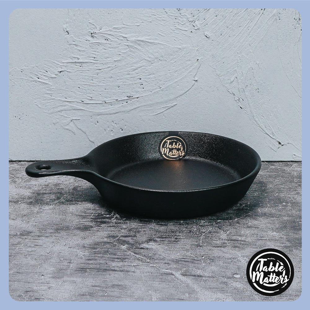 Black Cast - 8.5 inch Circle Plate with Handle