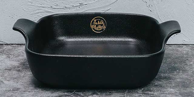 Handled Black Cast Baking Dish – 9.5-inch