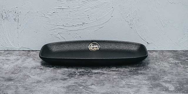 Black cast rectangular plate – 9.5-inch