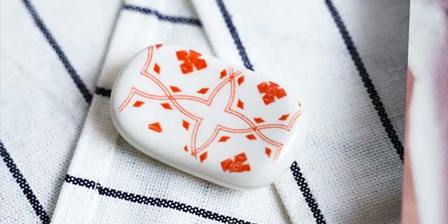 Crisscross Red - Chopstick Rest