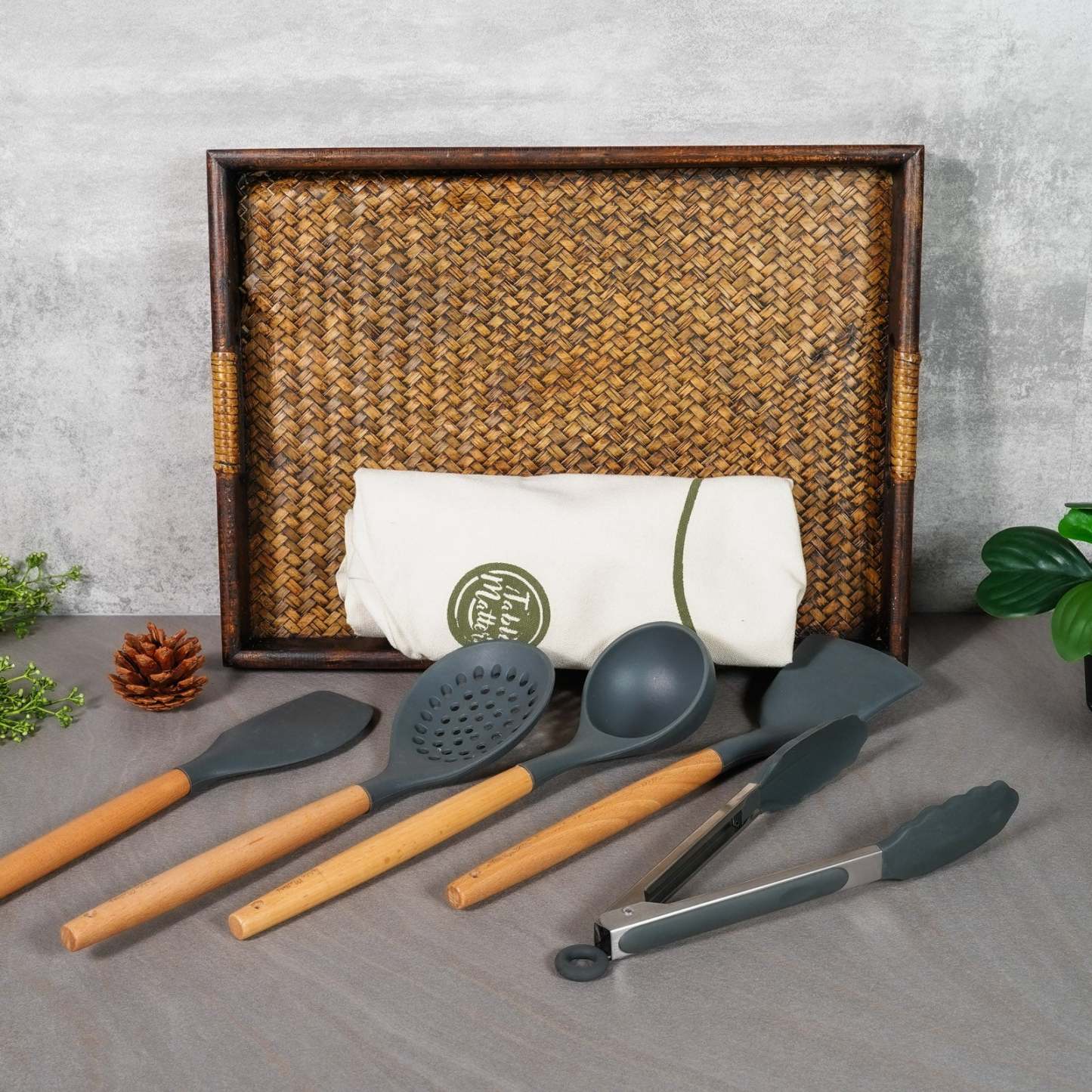 Bundle Deal - Assorted Silic Kitchen Utensils with Rattan Tray - Set of 6