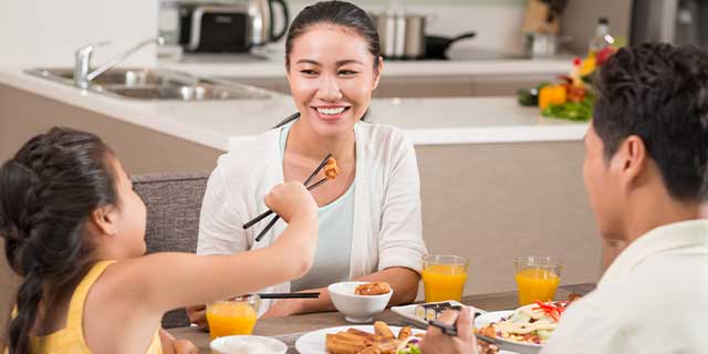 No passing of food between two pairs of chopsticks
