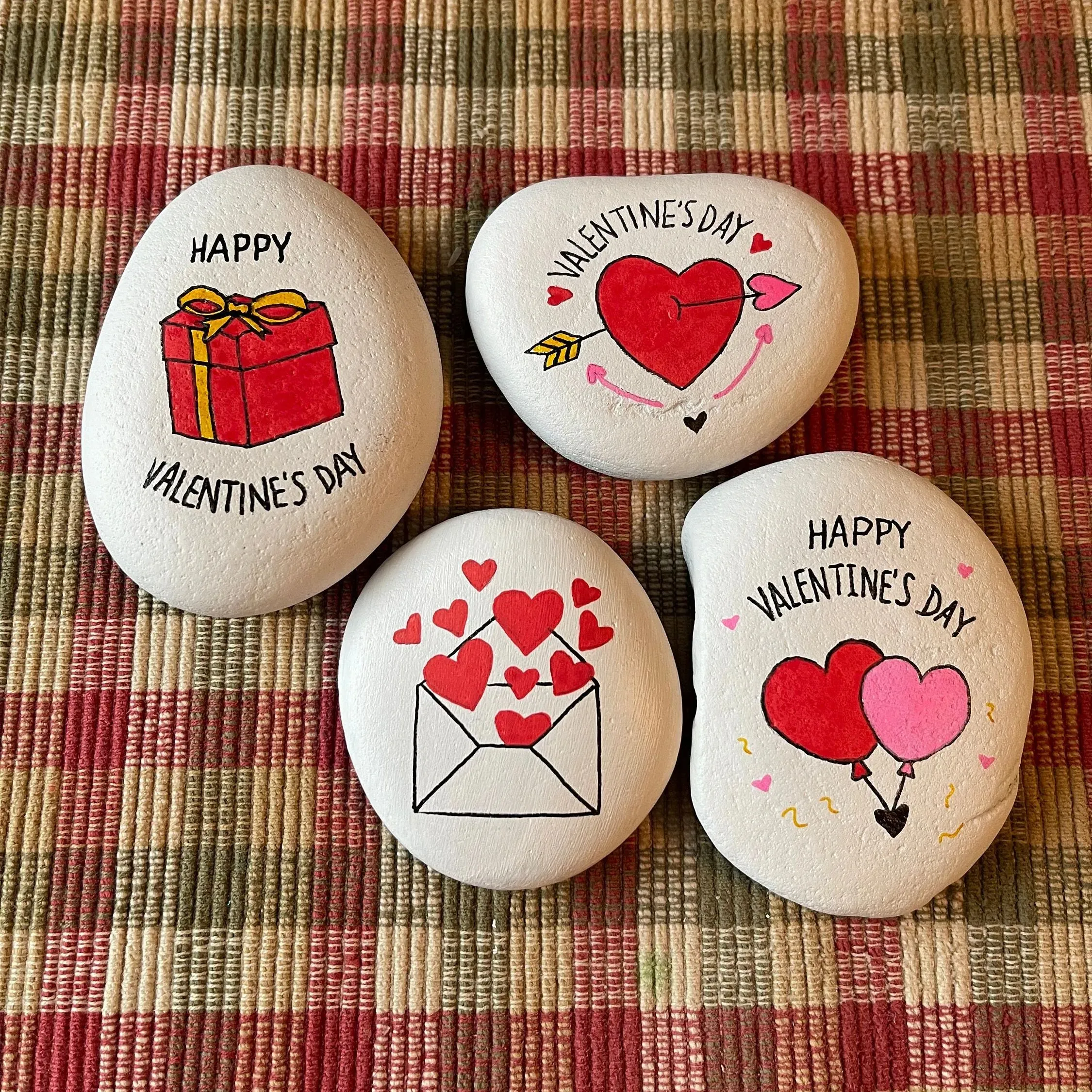 💘Valentine’s Day Handmade Painted Rocks Set