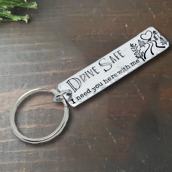 🔑Interesting Typography Satirizes And Encourages Keychains🎁