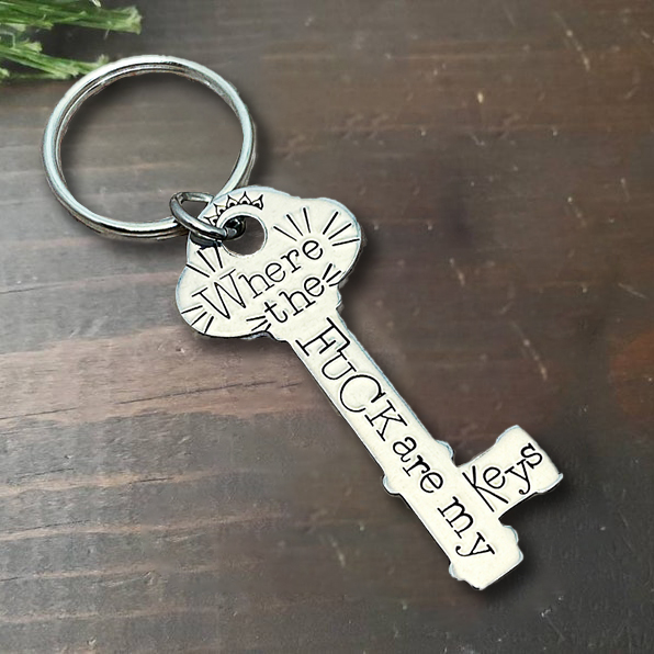 🔑Interesting Typography Satirizes And Encourages Keychains🎁