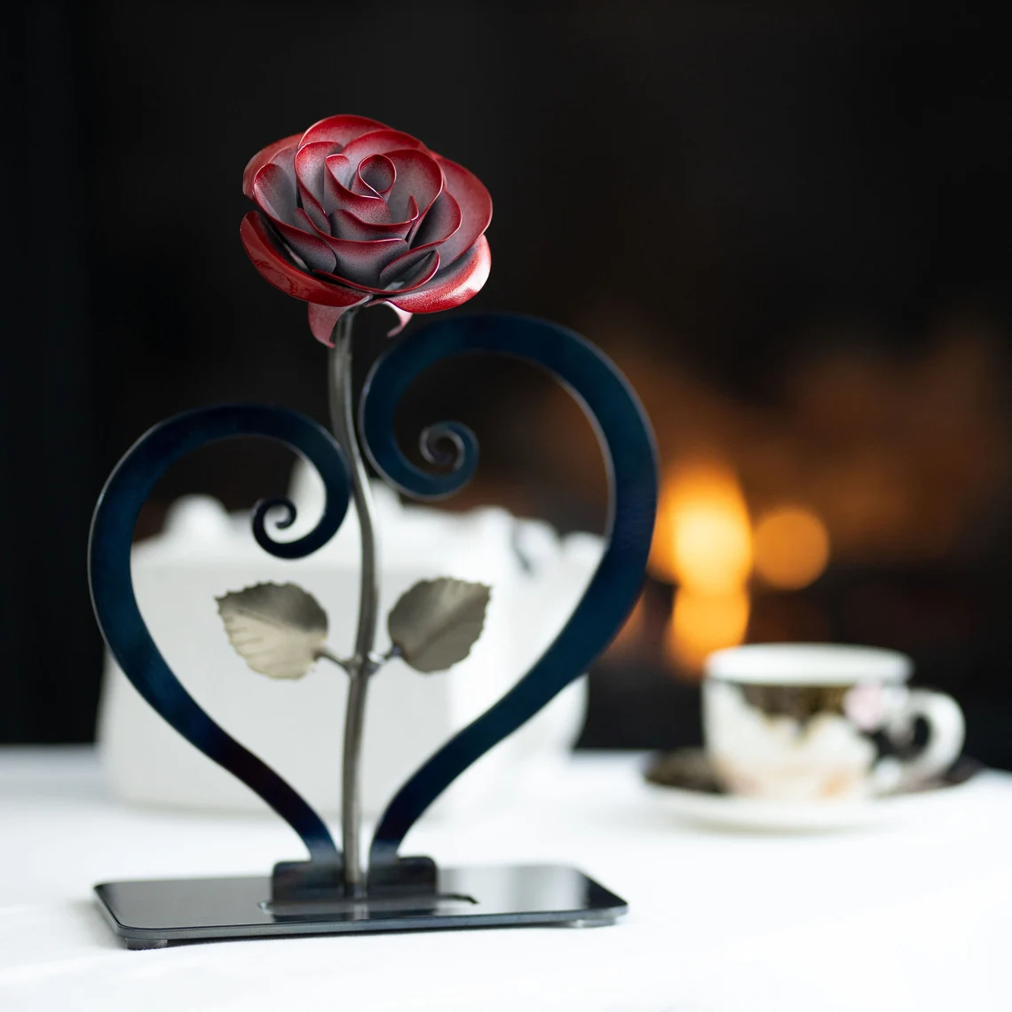 🌹Metal Rose with Heart-Shaped Stand💖