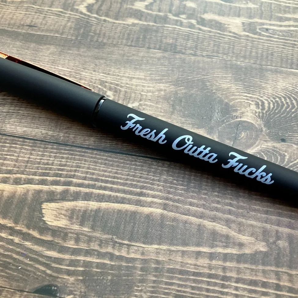 🎁💝2023 CHRISTMAS GIFT - Fresh Outta Fucks Pad and Pen