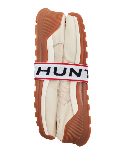 MEN'S TRAVEL TRAINER