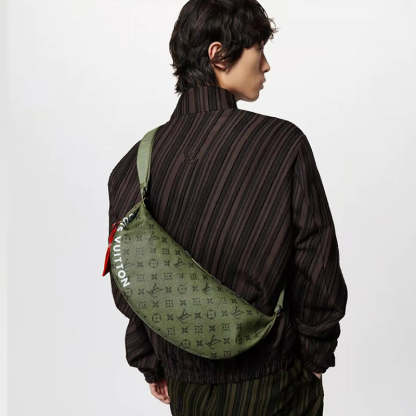 LOUIS VUITTON   秋冬の新作スタイル ハンモックバッグ Ref:  M23779