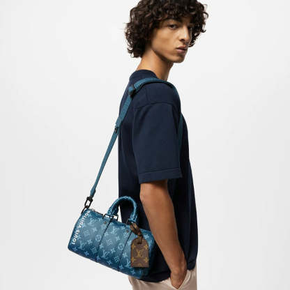 LOUIS VUITTON   秋冬の新作スタイル キーポル・バンドリエール 25 PM Ref: M46803