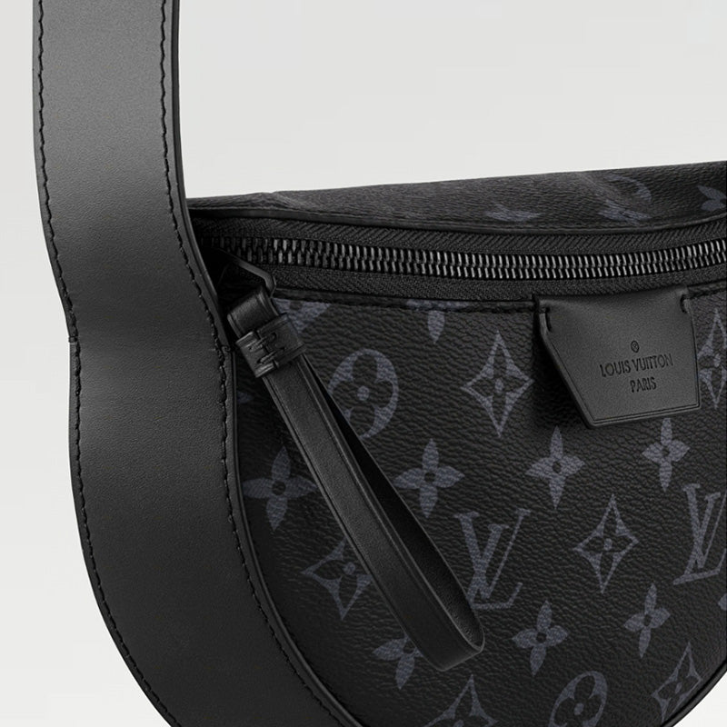 LOUIS VUITTON   秋冬の新作スタイル ムーン・クロスボディRef: M23835