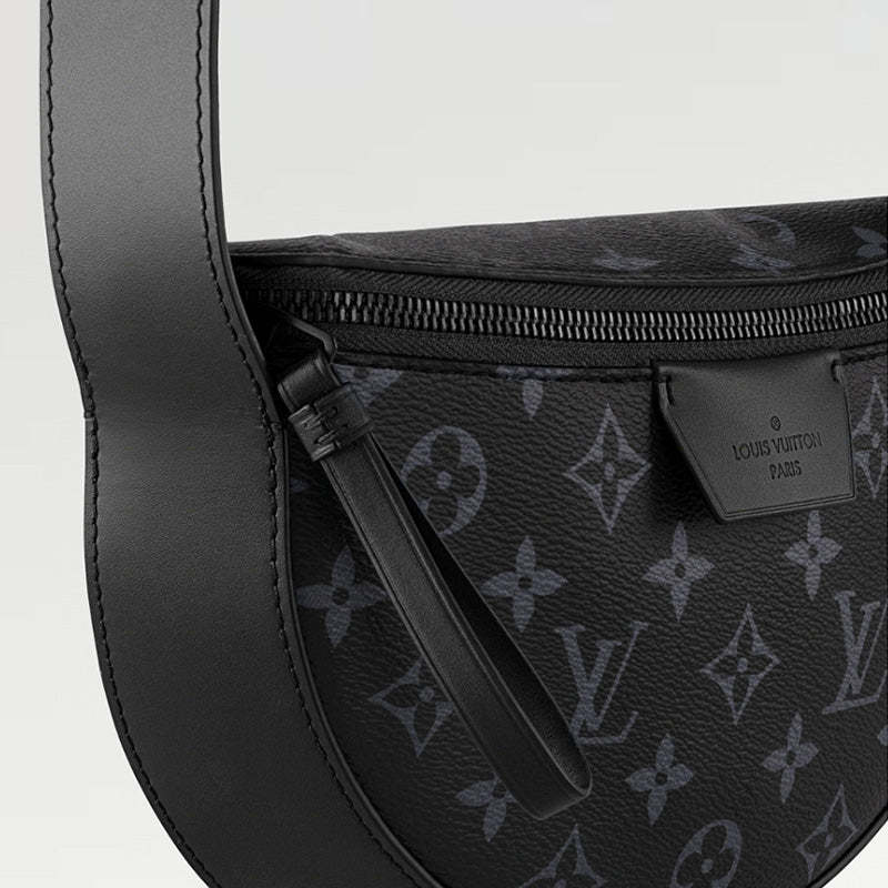 LOUIS VUITTON   秋冬の新作スタイル ムーン・クロスボディRef: M23835