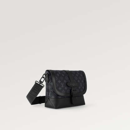 LOUIS VUITTON  秋冬の新作スタイル  ソミュール・メッセンジャーRef: M45911-LOUIS VUITTON 