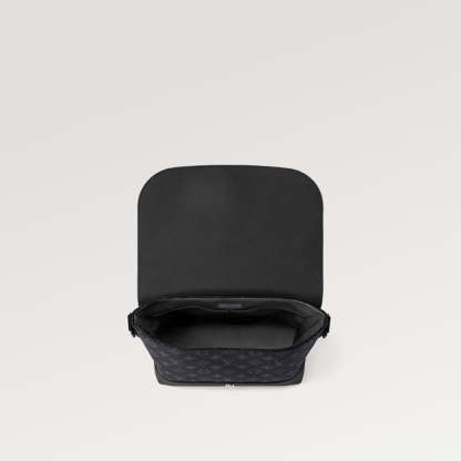 LOUIS VUITTON  秋冬の新作スタイル  ソミュール・メッセンジャーRef: M45911-LOUIS VUITTON 