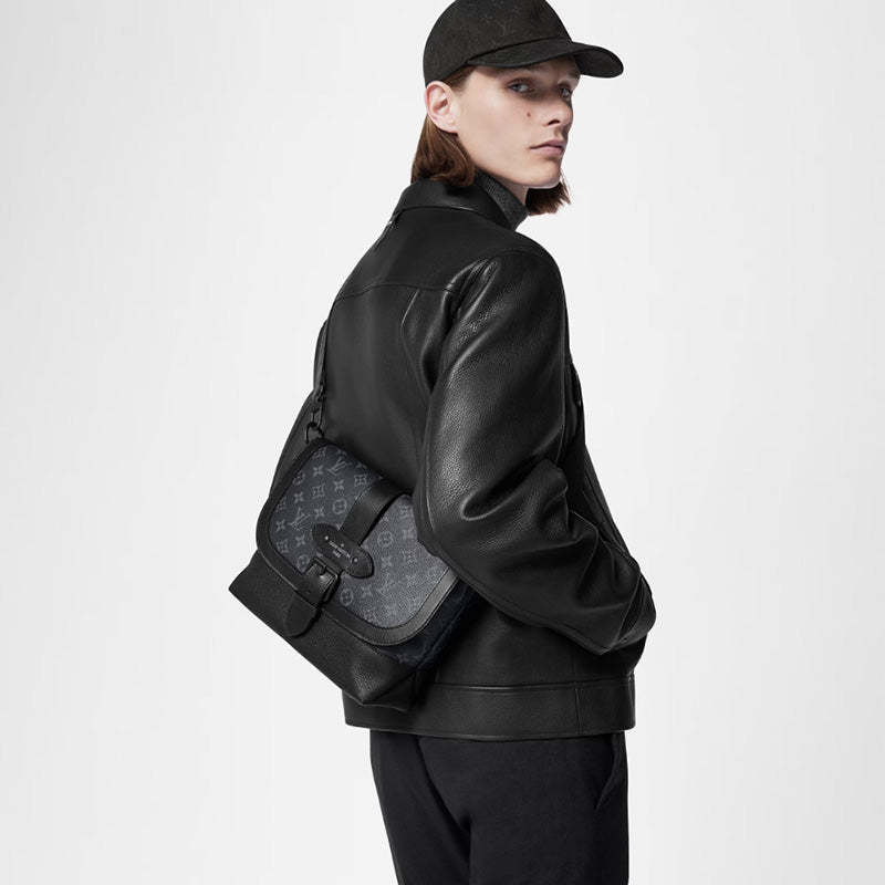 LOUIS VUITTON  秋冬の新作スタイル  ソミュール・メッセンジャーRef: M45911-LOUIS VUITTON 