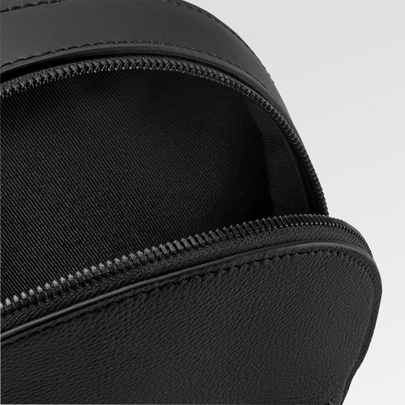 LOUIS VUITTON  秋冬の新作スタイル  パイロット・スリングバッグRef:  M23736-LOUIS VUITTON 